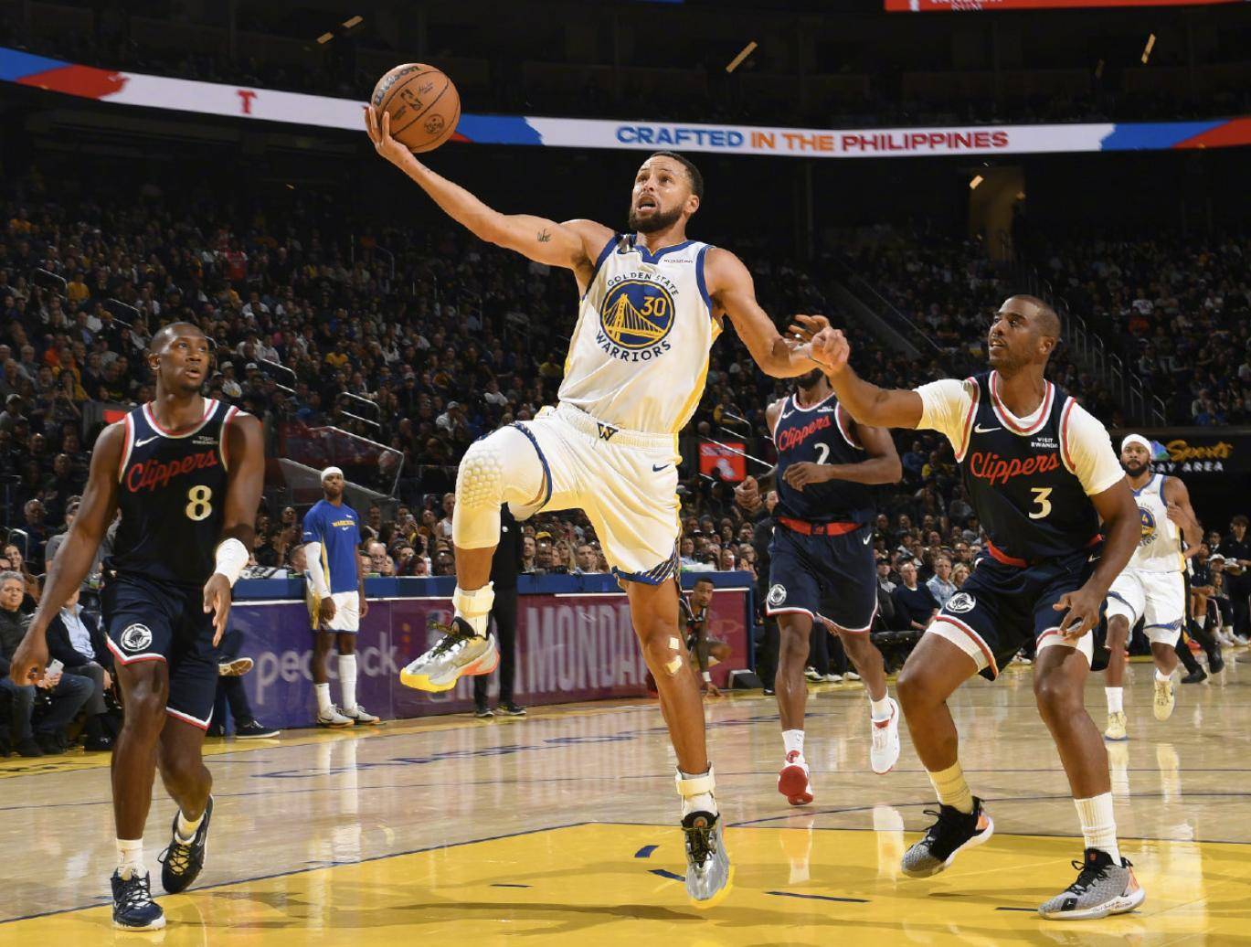 勇士鏖战尼克斯，乔治统治全场