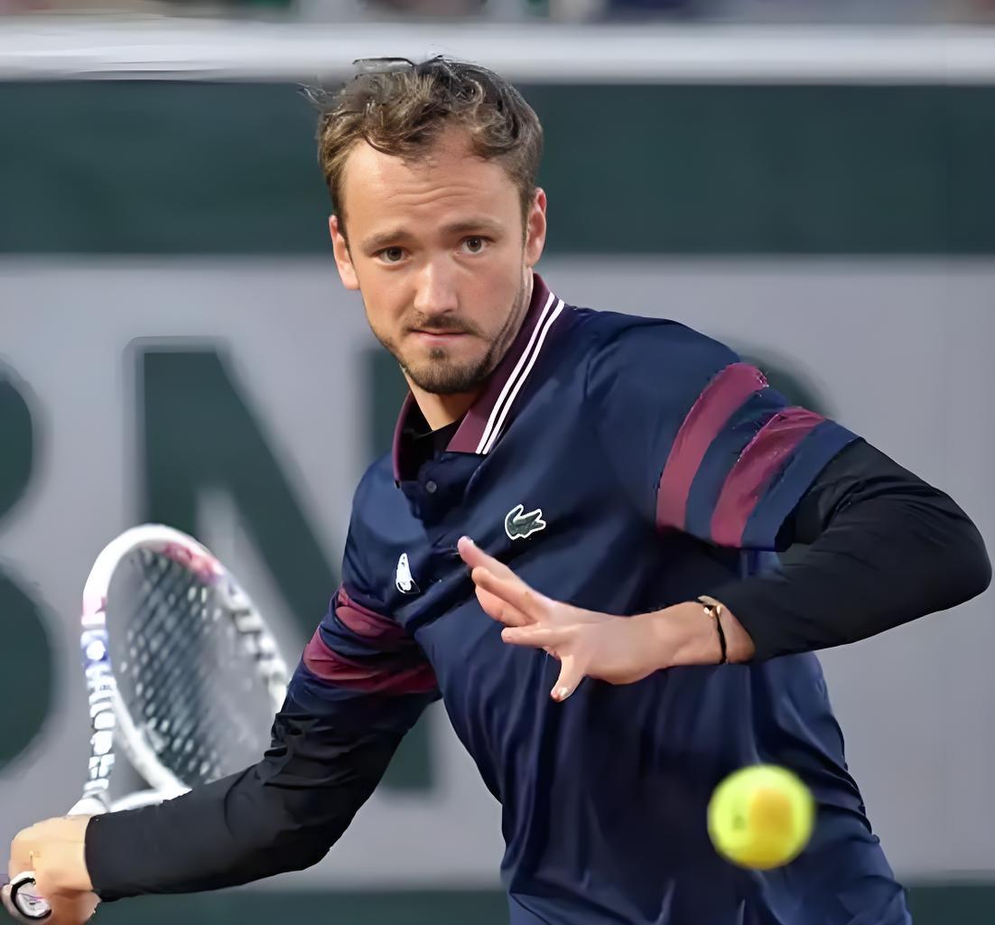 温网碾压年终总决赛，梅德韦杰夫点燃赛场