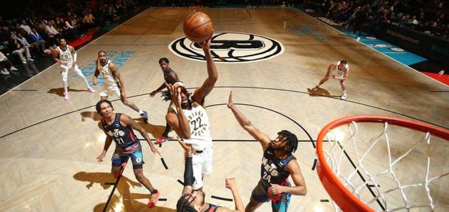 76人碾压篮网，布克刷新纪录