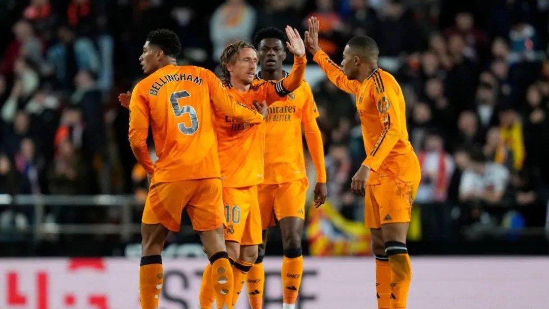 西班牙逆转瓦伦西亚，阿尔巴三分雨点燃全场