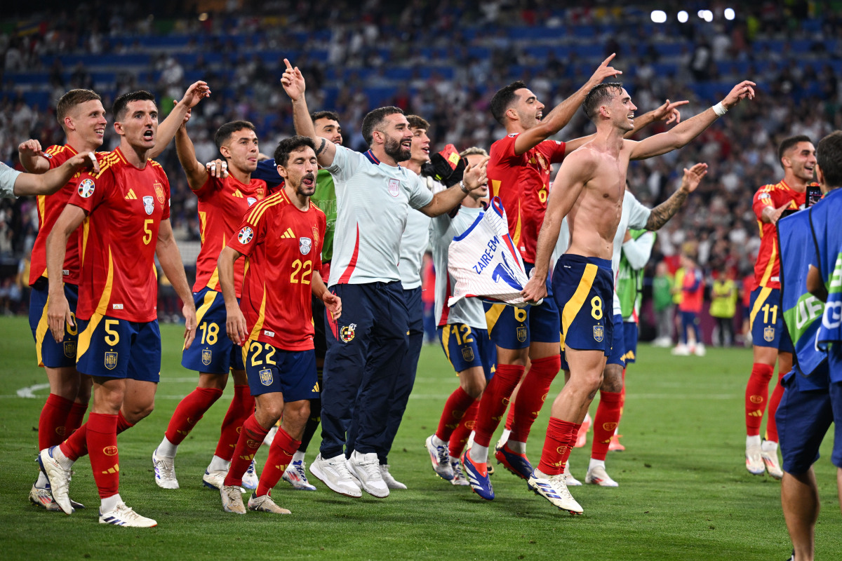 西班牙备战半决赛，实力强劲