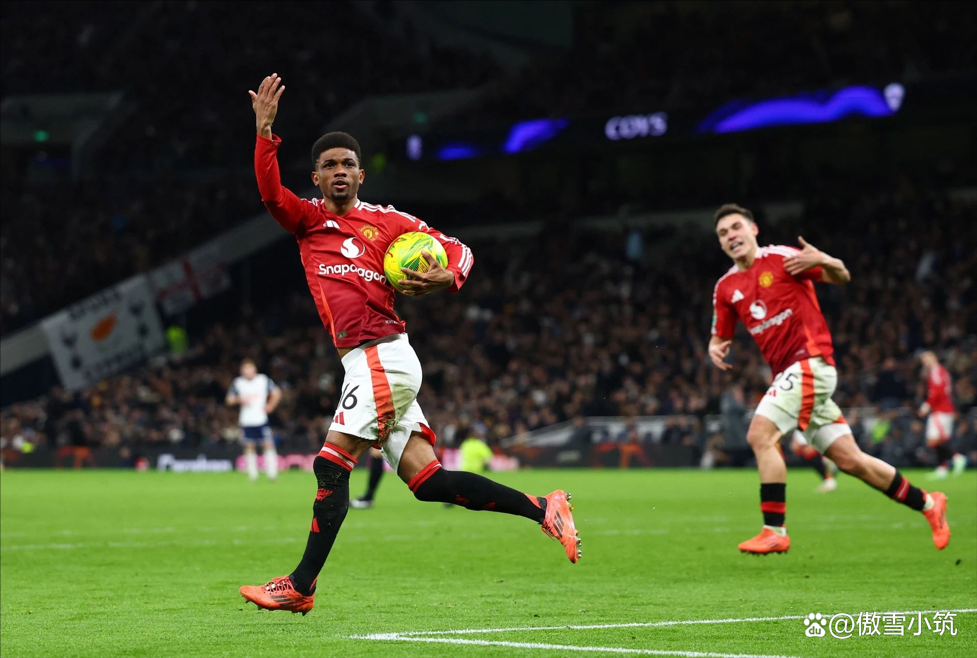 外援球员在球场上表现出色,引领球队连胜开局 外援球员在球场上表现出色,引领球队连胜开局