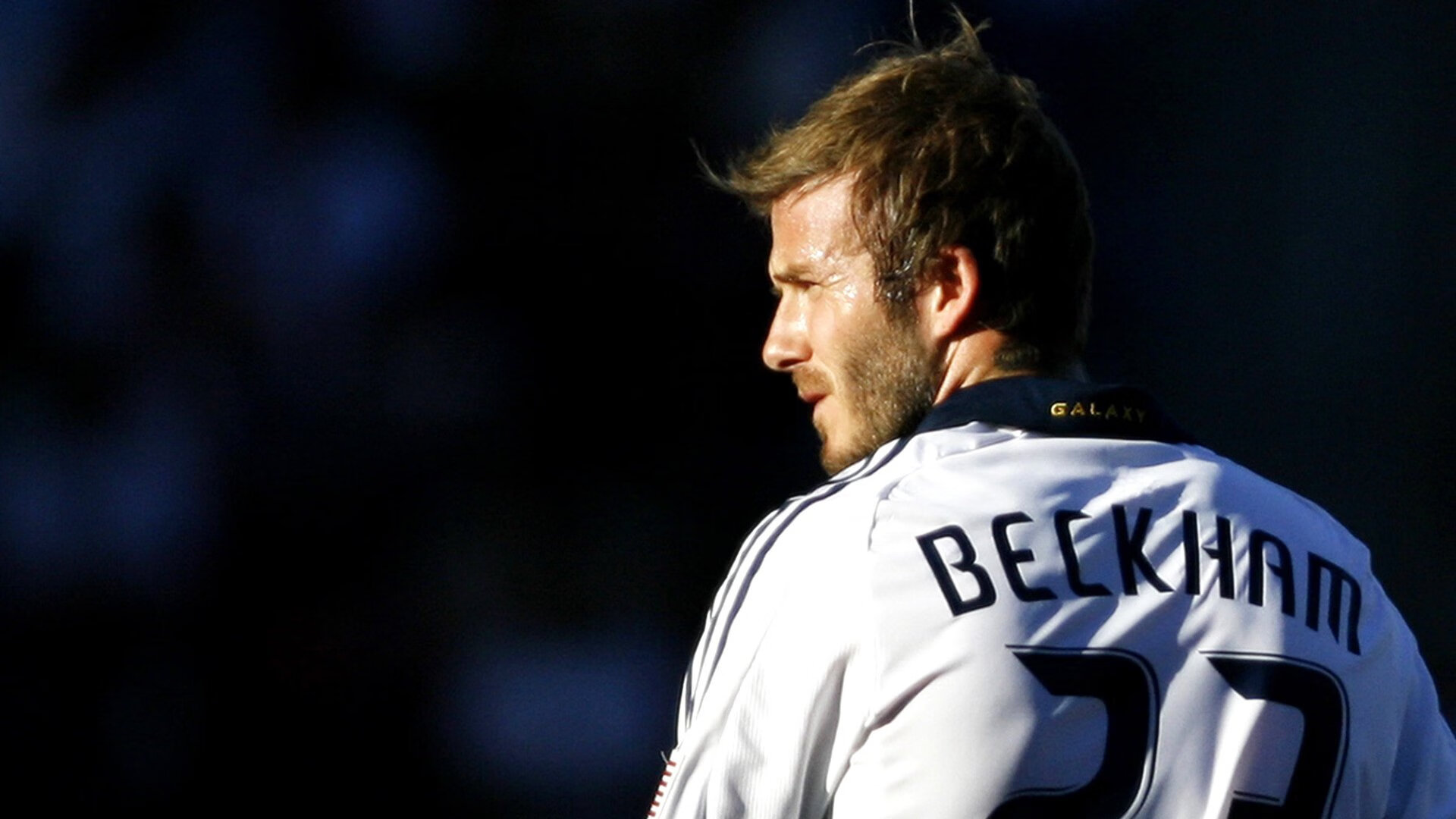 智利完胜苏格兰,南美风暴席卷欧洲,萨拉赫刷新纪录彰显足球多元魅力