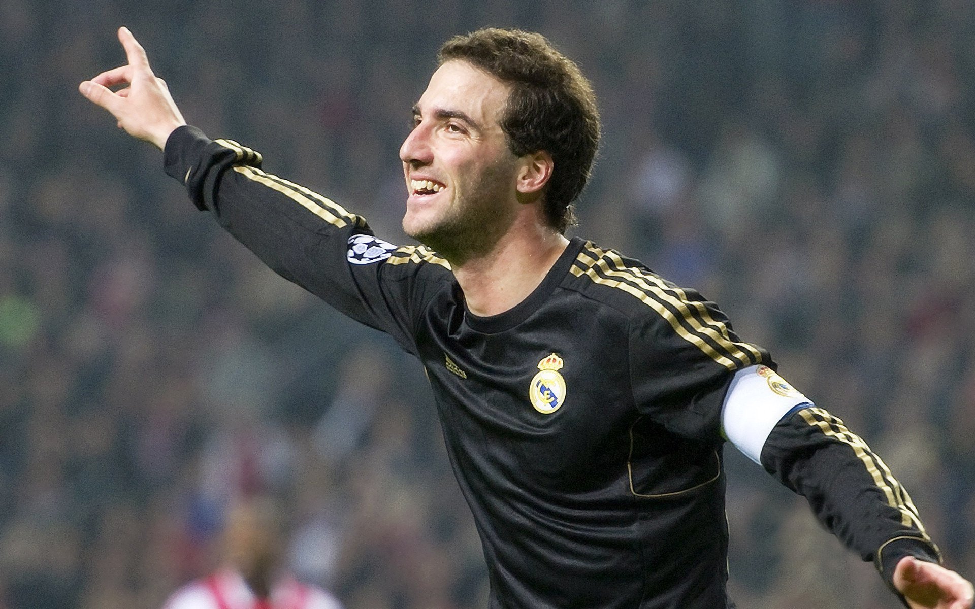 魔术对阵雄鹿，莫兰特成为全场焦点，新星崛起之夜